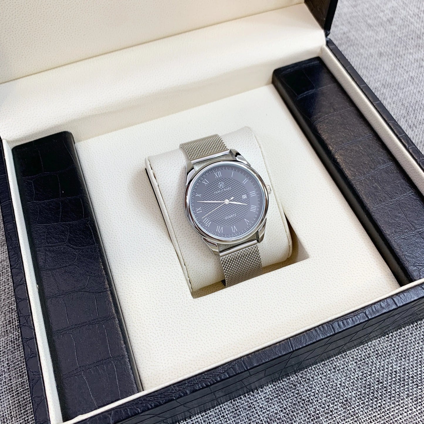 PABLO Timeless Elegance