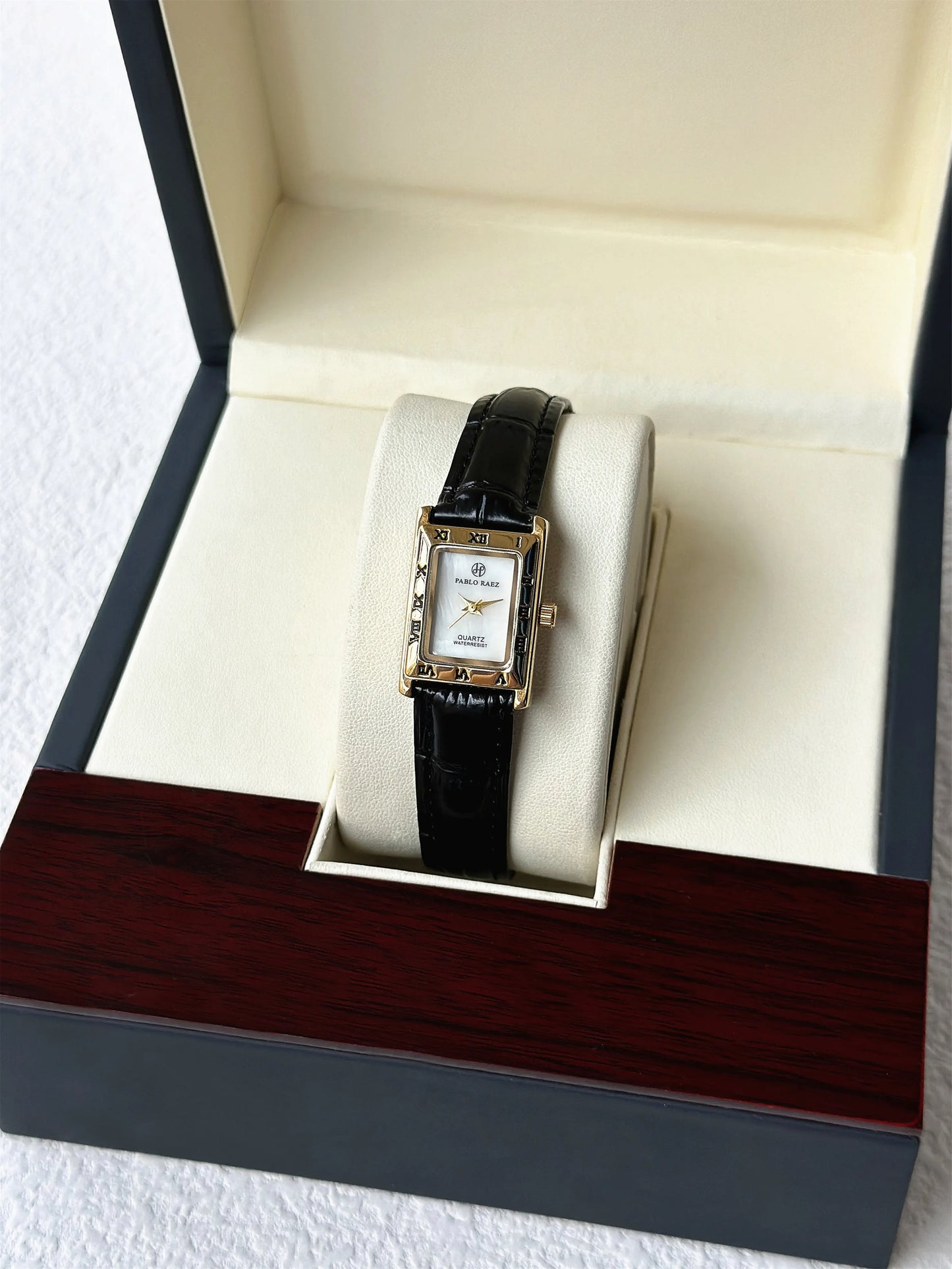 PABLO Timeless Elegance