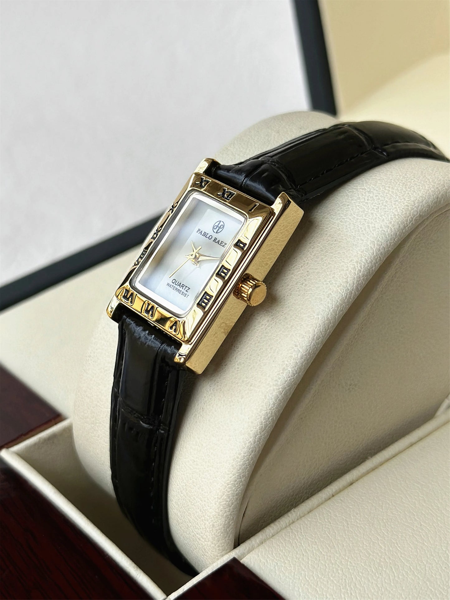PABLO Timeless Elegance